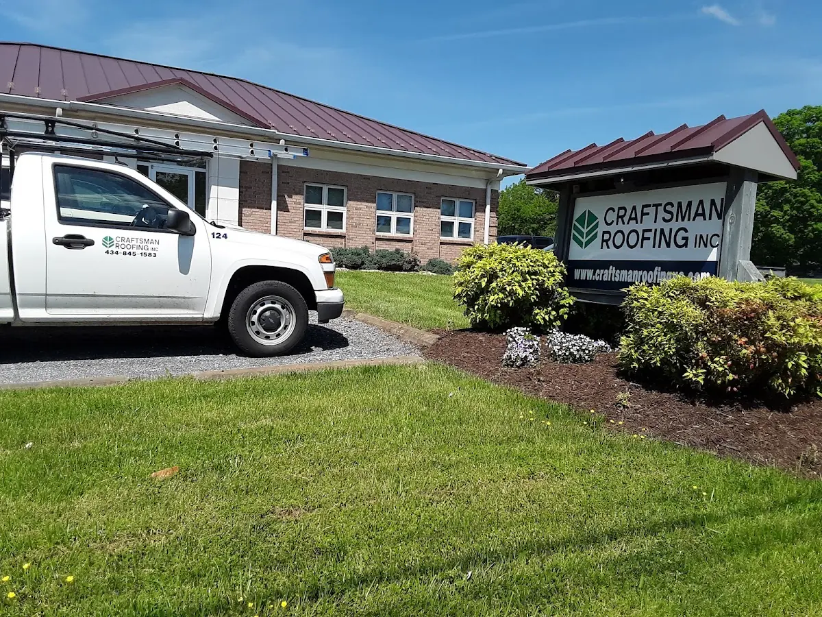 Quality Ice Dam Removal by experienced craftsmen in Town and Country